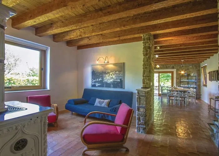 - Casa Roncus Nyaraló *