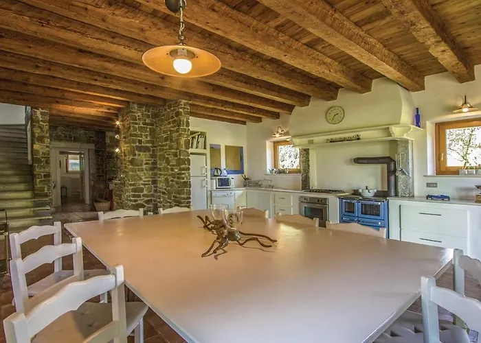 - Casa Roncus Nyaraló